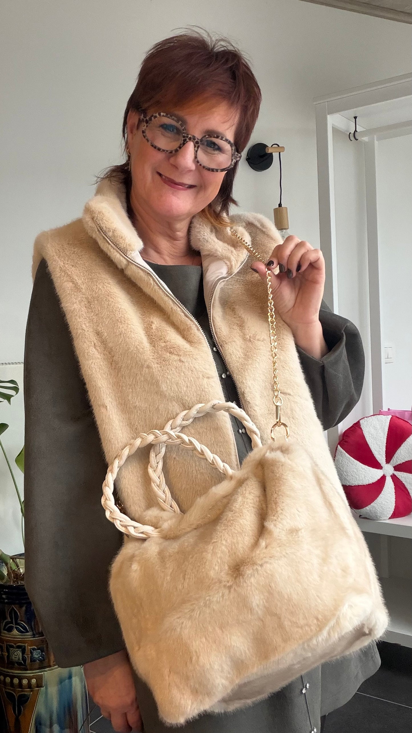 Fluffy Dream Bag – Soft Chic in Beige