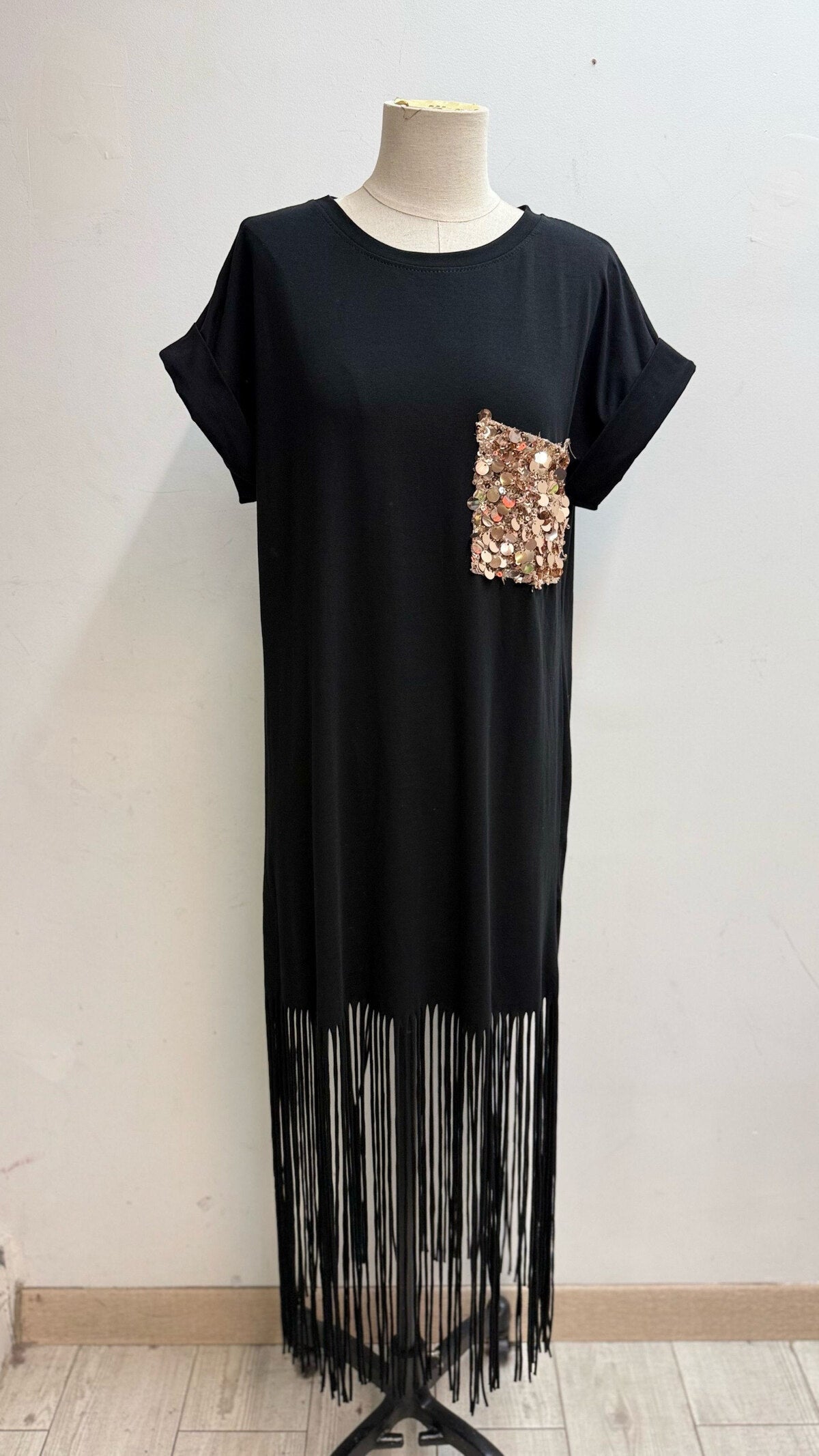 🖤 Zwarte fringe jurk met pailletten zakje