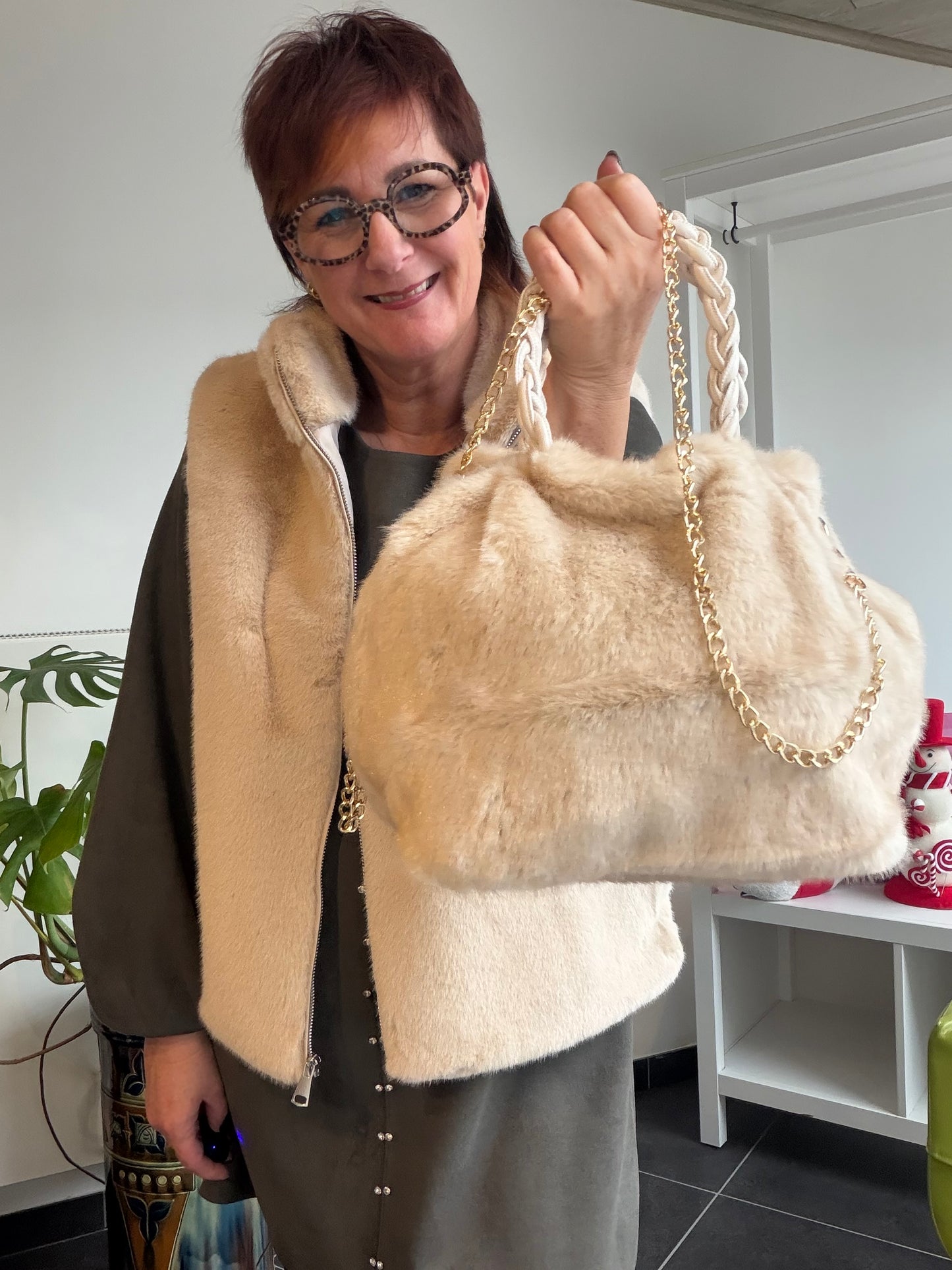 Fluffy Dream Bag – Soft Chic in Beige