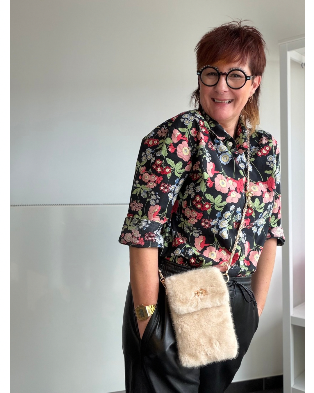 ✨ Fluffy GSM-Tasje – Handsfree, Stylish & Super Soft ✨